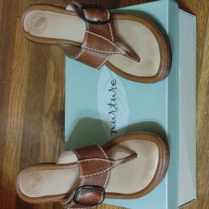 NURTURE size 7.5 brown mule